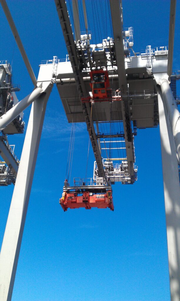 Heavy-duty industrial crane system for material handling - motion control