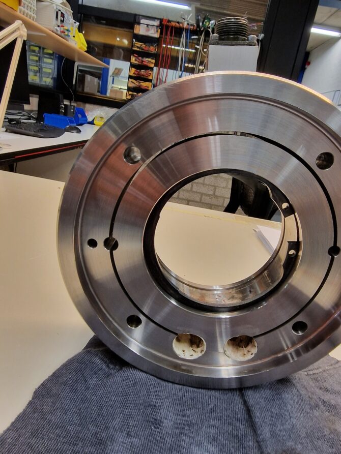 Cleaned measurement bearing ensuring optimal industrial performance
